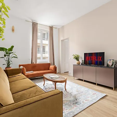 Chez La Mamie Amoureuse Apartment *
